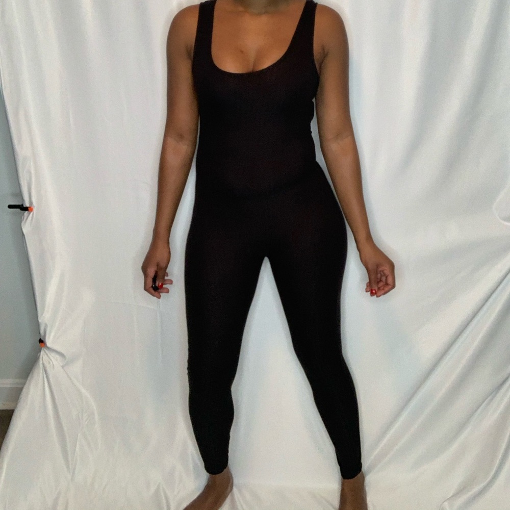 Black scoop neck bodycon jumpsuit